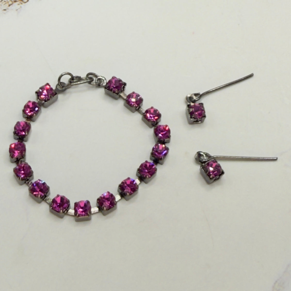 ✨ Handmade Doll Jewelry Designed to Fit popular 14 Inch Fashion Dolls: add a stylish touch to your favorite doll!✨

Hot Pink Rhinestone Doll Necklace & Earrings