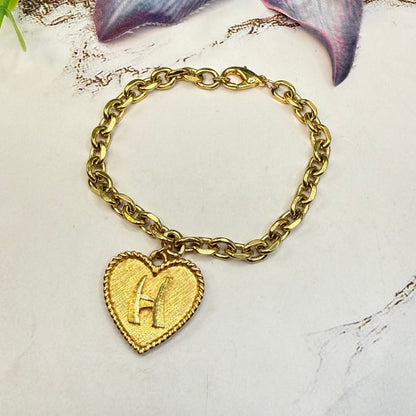 ✨Handmade Jewelry Designed to fit popular 17 to 20 cm (6 to 7 inch) Plushie Labubu Monster Dolls: add a stylish touch to your favorite plushie! ✨

Initial H Gold Heart Pendant Necklace
