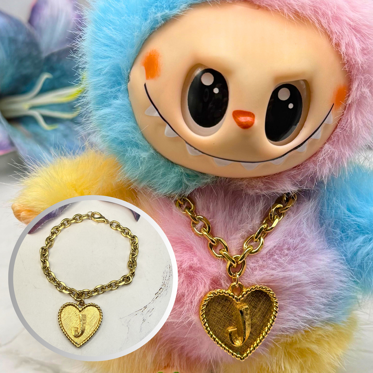 ✨Handmade Jewelry Designed to fit popular 17 to 20 cm (6 to 7 inch) Plushie Labubu Monster Dolls: add a stylish touch to your favorite plushie! ✨

Initial J Gold Heart Pendant Necklace