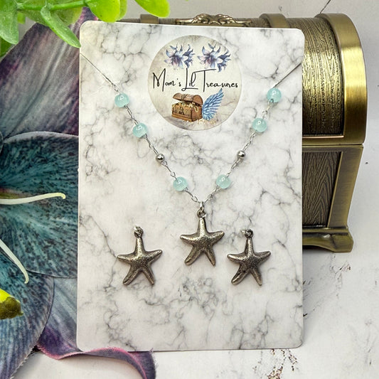✨Handmade Doll Jewelry Designed to Fit popular 18 Inch Fashion Dolls: add a little “Summer Fun ☀️ Beachy Style 🏝️” to your favorite doll!✨
Light Blue Beaded Silver Chain Starfish Charm Doll Necklace & Earrings Set