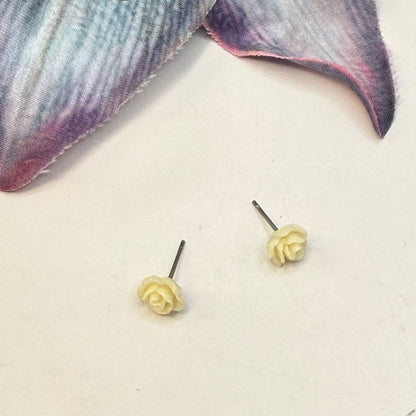 ✨ Handmade Doll Jewelry Designed to Fit popular 18 Inch Fashion Dolls: add a stylish touch to your favorite doll ✨

Light Yellow Rose Flower Post Doll Earrings
