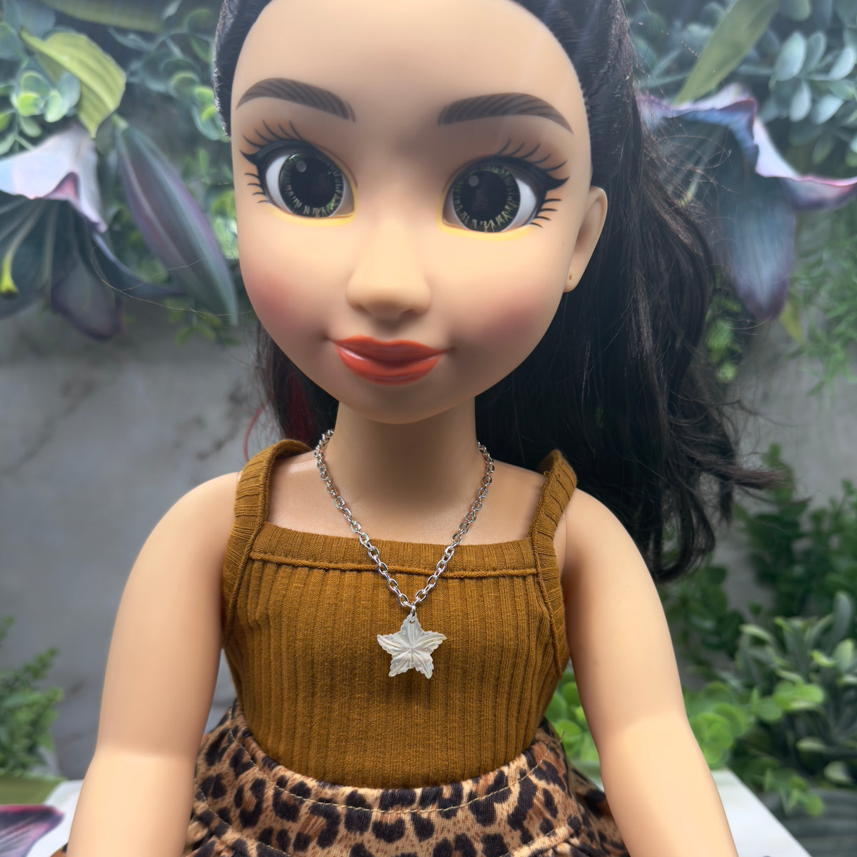 ✨Handmade Doll Jewelry Designed to Fit popular 18 Inch Fashion Dolls: add a little “Summer Fun ☀️ Beachy Style” to your favorite doll!✨

MOP Starfish Beach Summer Theme Doll Necklace. Necklace measures 7.25 inches long.