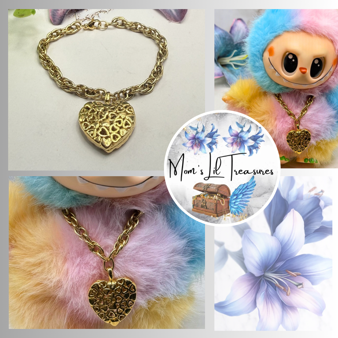 ✨Handmade Jewelry Designed to fit popular 17 to 20 cm (6 to 7 inch) Plushie Labubu Monster Dolls: add a stylish touch to your favorite plushie! ✨

Mini Heart Pattern Chunky Heart Pendant Gold Chain Necklace