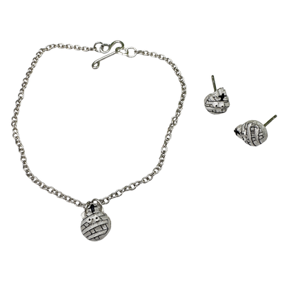 Handmade Doll Jewelry Designed to Fit popular 14 Inch Fashion Dolls: add some “Spooky Halloween 🎃” style to your favorite doll! Mummy Halloween Doll Necklace and Earrings Set