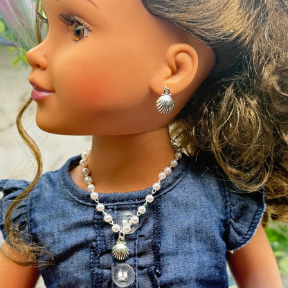✨Handmade Doll Jewelry Designed to Fit popular 18 Inch Fashion Dolls: add a little “Summer Fun ☀️ Beachy Style 🏝️” to your favorite doll!✨

Pearl Beaded Silver Shell Charm Doll Necklace & Earrings Set