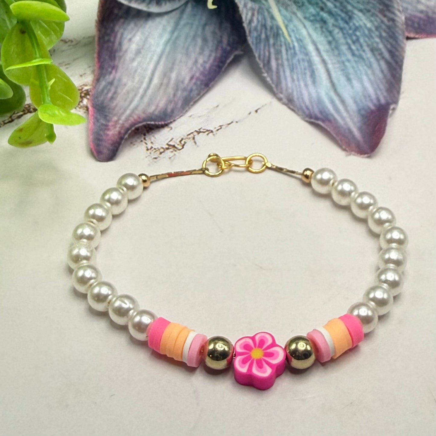 ✨Handmade Doll Jewelry Designed to Fit popular 18 Inch Fashion Dolls: add a little “Summer Fun ☀️ Beachy Style 🏝️” to your favorite doll!✨

Pink Flower Pearl Beaded Beach Hawaiian Style Doll Necklace