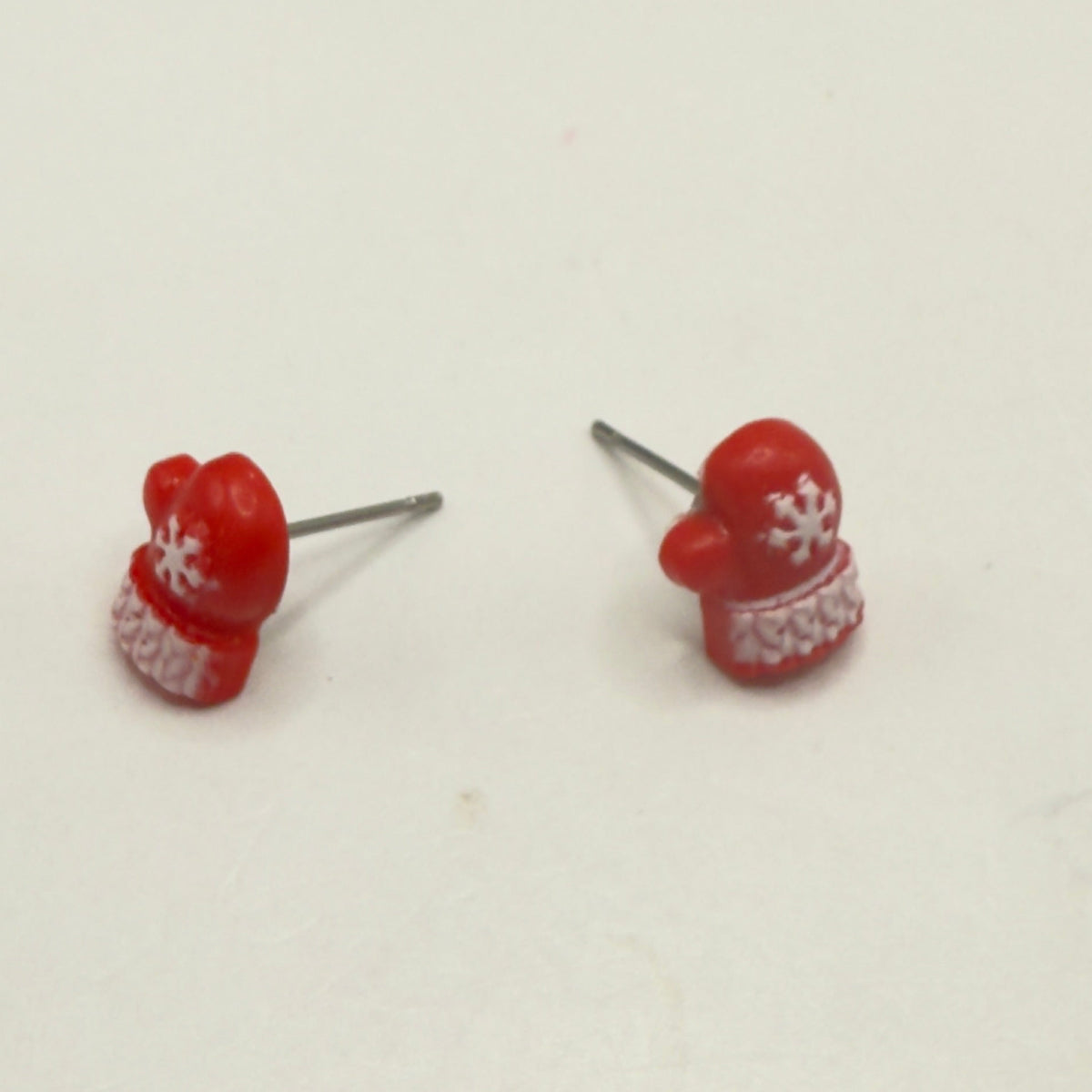✨Handmade Doll Jewelry Designed to Fit popular 18 Inch Fashion Dolls: add jolly “Christmas Holiday🎄” style to your favorite doll!✨

Red Christmas Winter Mitten Post Doll Earrings