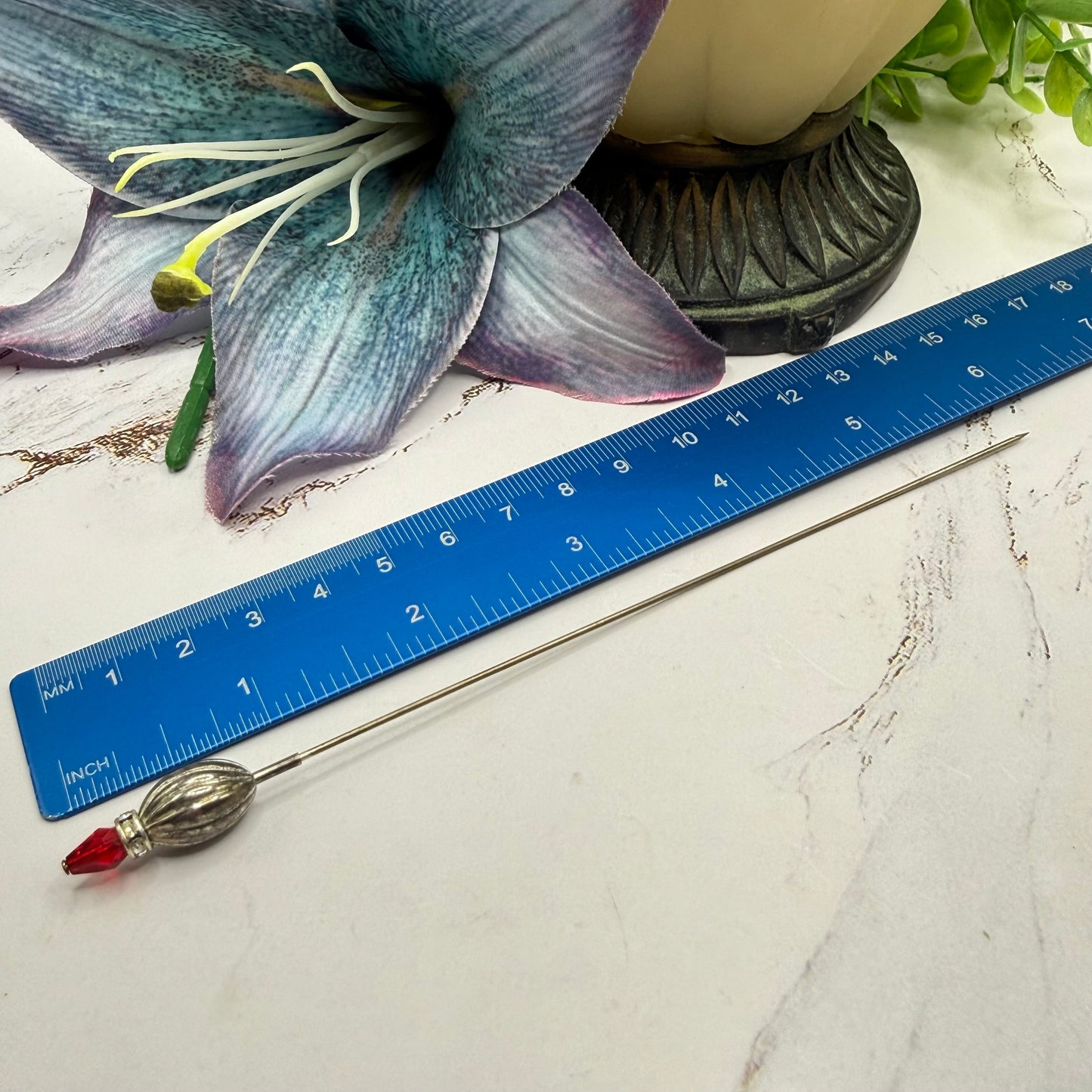 ✨ Handmade Vintage-Inspired Hatpin | Stick Pin | Hat Accessory | Sweater & Hijab Pin | Decorative Jewelry Gift for Her ✨

Red Glass Teardrop Antique Silver -Tone Corrugated Ribbed Swirl Design Clear Rhinestone Accent Hatpin - 6 Inch