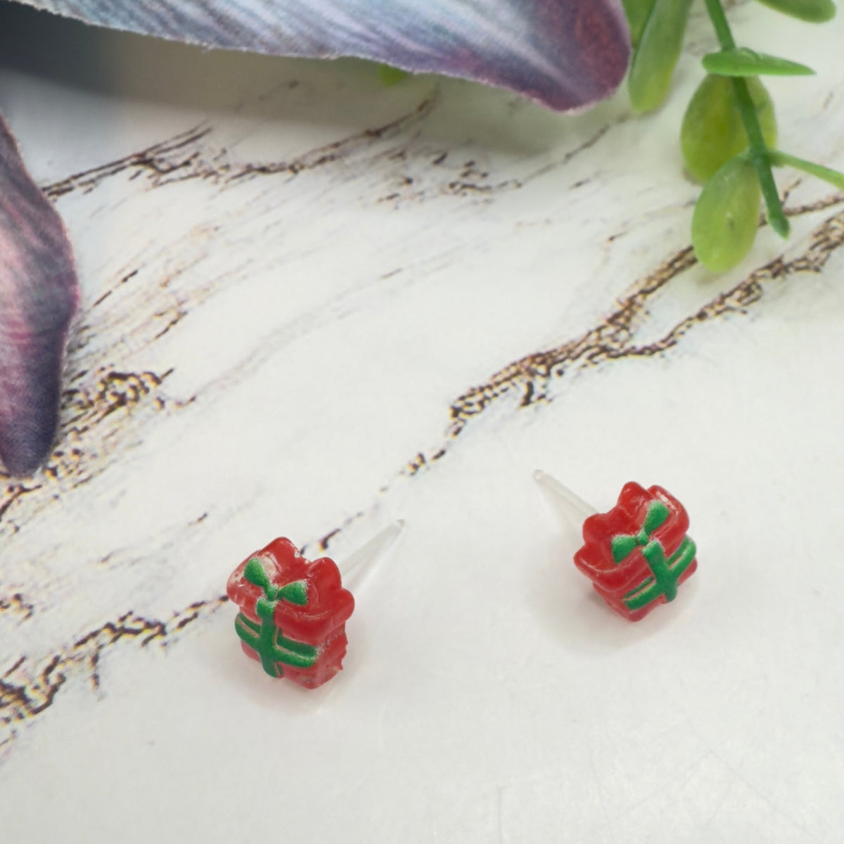 ✨Handmade Doll Jewelry Designed to Fit popular 18 Inch Fashion Dolls: add jolly “Christmas Holiday🎄” style to your favorite doll!✨

Red Green Christmas Present Gift Silicone Post Doll Earrings