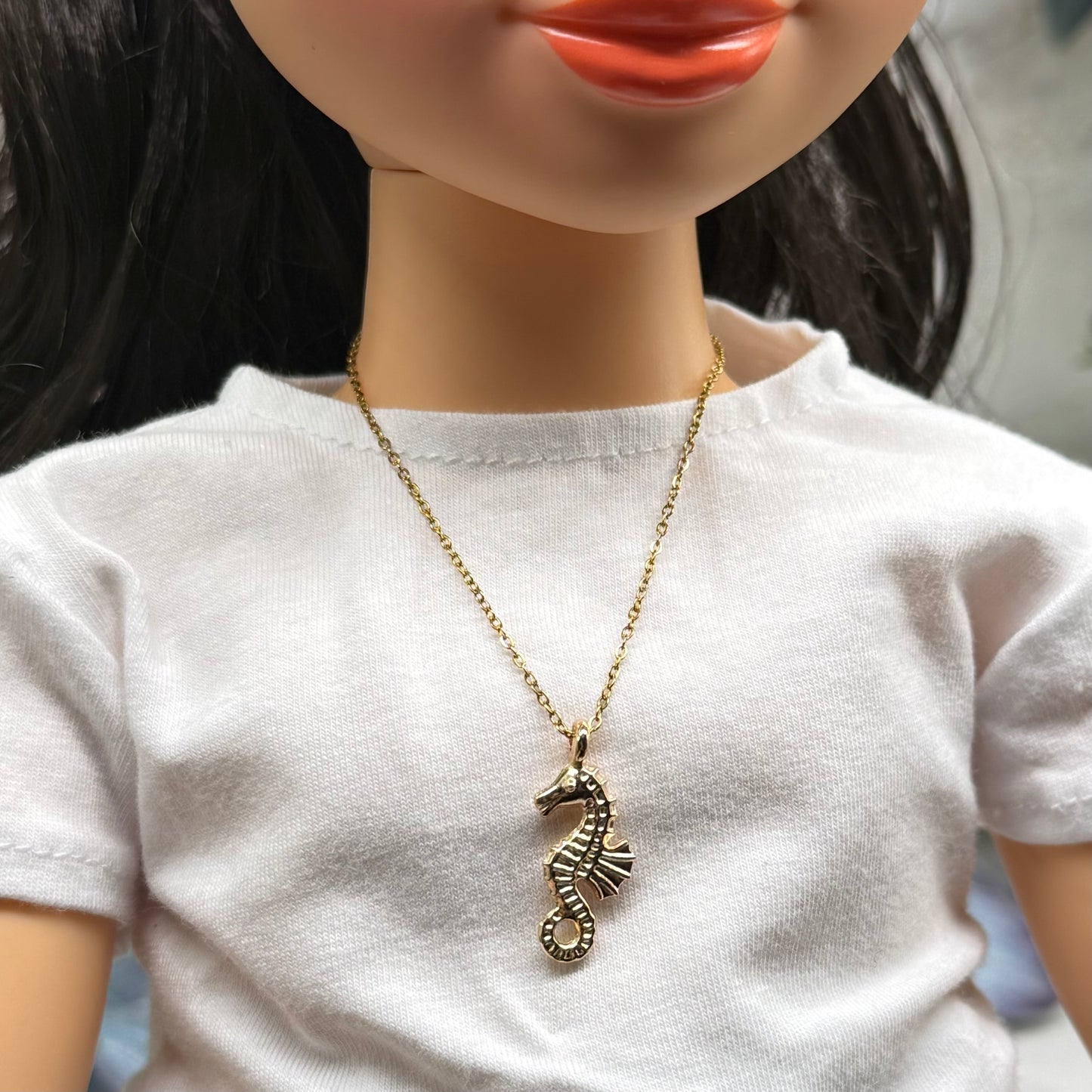 ✨Handmade Doll Jewelry Designed to Fit popular 18 Inch Fashion Dolls: add a little “Summer Fun ☀️ Beachy Style 🏝️” to your favorite doll!✨

Seahorse Charm Gold Chain Doll Necklace