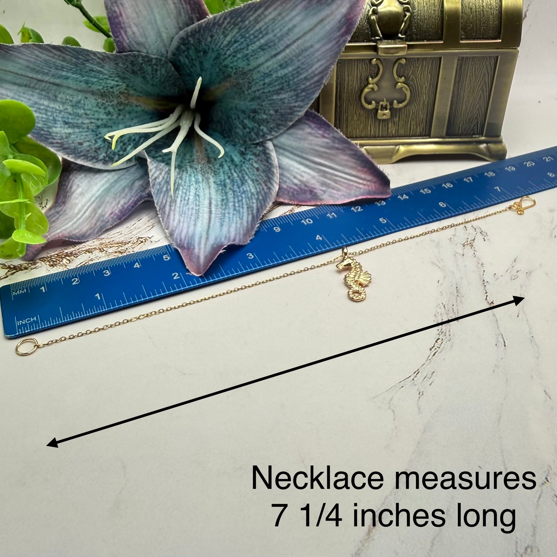 ✨Handmade Doll Jewelry Designed to Fit popular 18 Inch Fashion Dolls: add a little “Summer Fun ☀️ Beachy Style 🏝️” to your favorite doll!✨

Seahorse Charm Gold Chain Doll Necklace