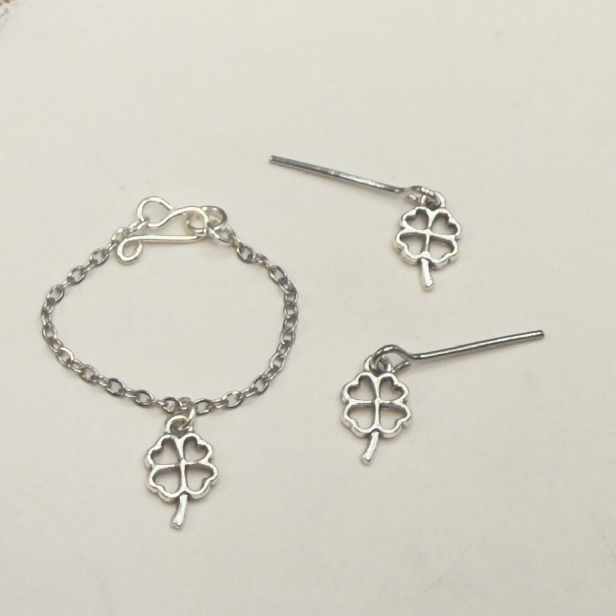 Handmade Doll Jewelry Designed for 10-12” Fashion Trend - 1:6 Size Dolls: add a touch of “Lucky Irish 🍀” style to your favorite doll!
Silver Clover Shamrock Charm Doll Necklace & Earrings