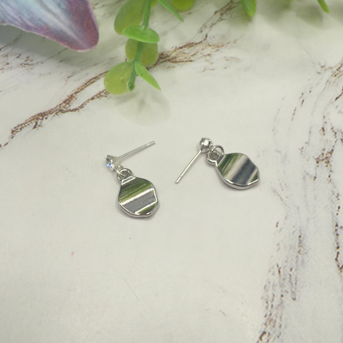 ✨Handmade Doll Jewelry Designed to Fit popular 18 Inch Fashion Dolls: add a stylish touch to your favorite doll!✨

Silver Dangle Clear Rhinestone Post Doll Earrings