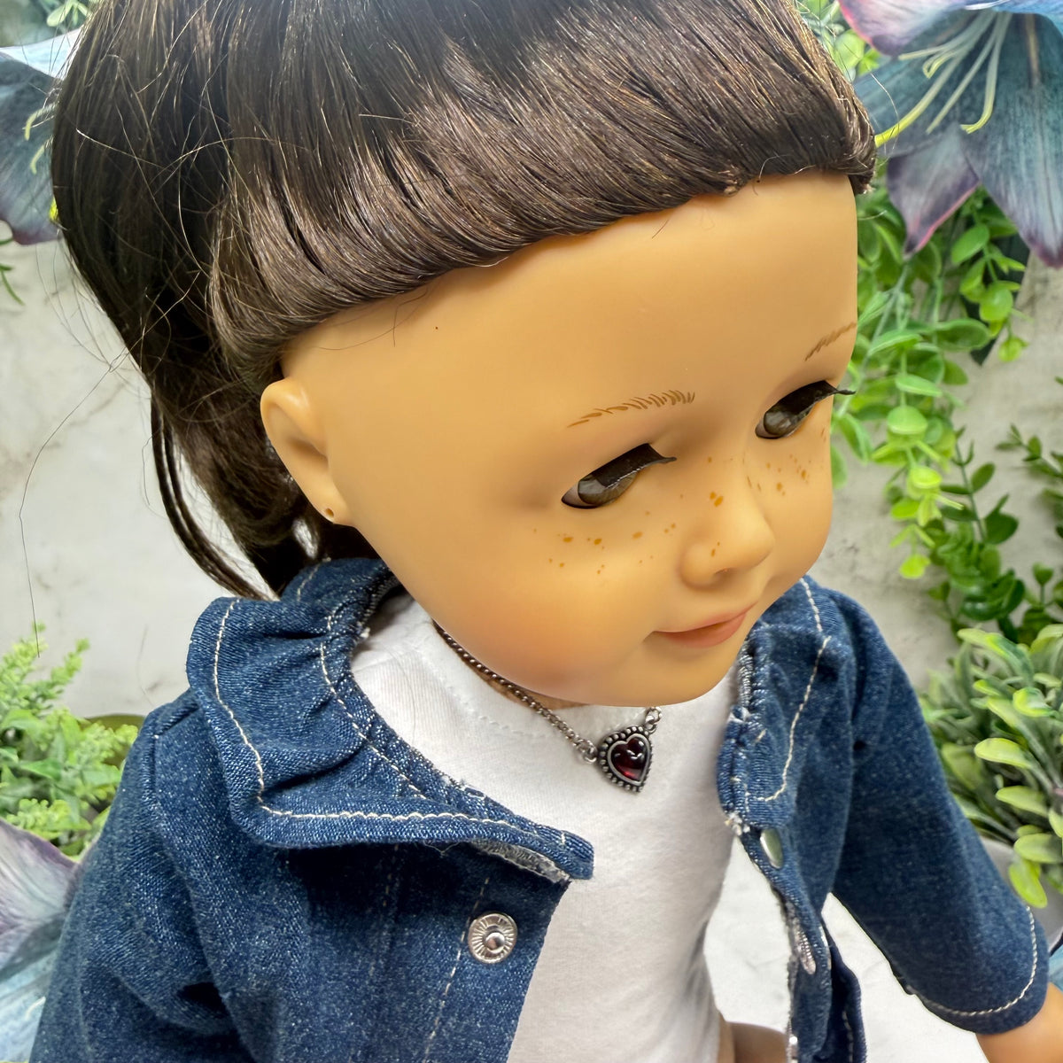✨Handmade Doll Jewelry Designed to Fit popular 18 Inch Fashion Dolls: add a stylish touch to your favorite doll!✨ Silver Heart Blue Center Charm Doll Necklace • Necklace measures 5-7/8 inches long • Doll Size / Scale: Pics included with necklace shown on 18" American Girl doll (neck measures 5.5” around)