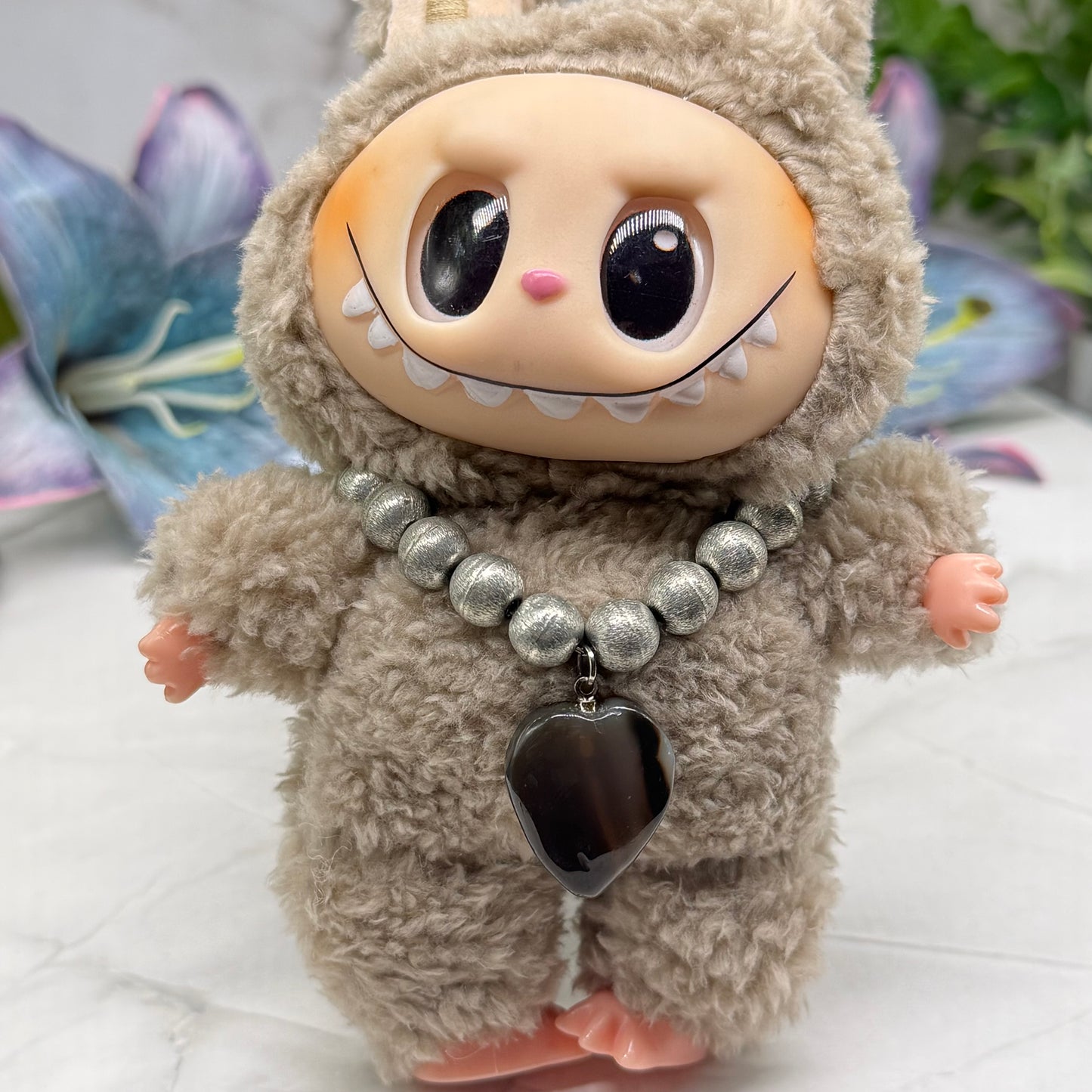 ✨Handmade Jewelry Designed to fit popular 17 to 20 cm (6 to 7 inch) Plushie Labubu Monster Dolls: add a stylish touch to your favorite plushie! ✨

Silver Metal Beaded Brown Glass Heart Charm Necklace
