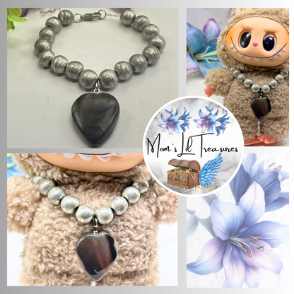 ✨Handmade Jewelry Designed to fit popular 17 to 20 cm (6 to 7 inch) Plushie Labubu Monster Dolls: add a stylish touch to your favorite plushie! ✨

Silver Metal Beaded Brown Glass Heart Charm Necklace
