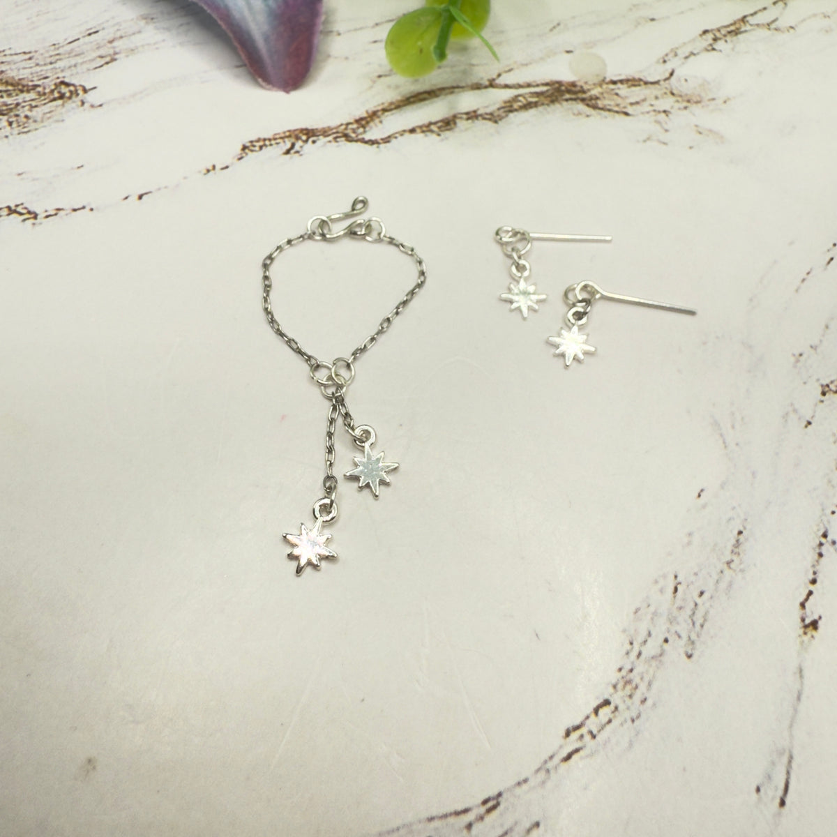 ✨Handmade Doll Jewelry for 10-12” Fashion Trend - 1:6 Size Dolls: add a stylish touch to your favorite doll!✨

Silver Star Dangle Necklace & Earrings Set