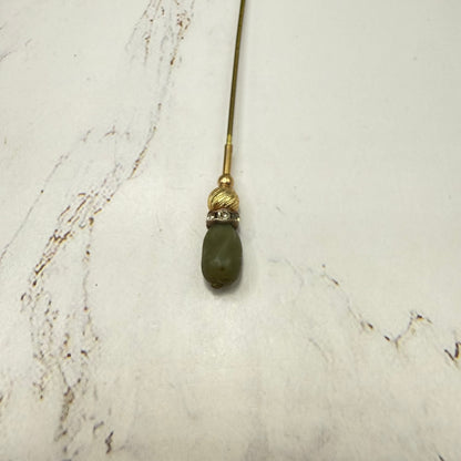 ✨ Handmade Vintage-Inspired Hatpin | Stick Pin | Hat Accessory | Sweater & Hijab Pin | Decorative Jewelry Gift for Her ✨

Small Olive Green Glass Topper - Clear Rhinestone Band - Textured Gold Tone Base Hatpin - 6 Inch
