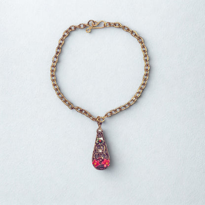✨Handmade Doll Jewelry Designed to Fit popular 18 Inch Fashion Dolls: add a stylish touch to your favorite doll!✨

Teardrop Charm Floral Design Gold Chain Doll Necklace