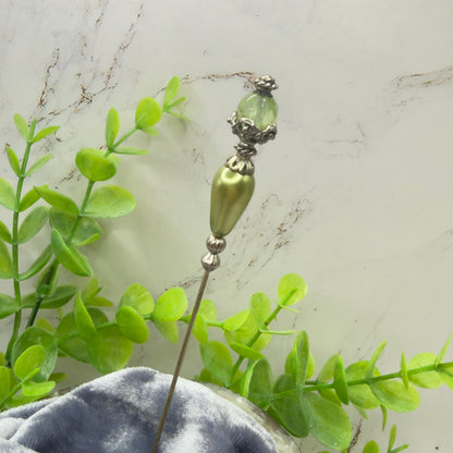 ✨ Handmade Vintage-Inspired Hatpin | Stick Pin | Hat Accessory | Sweater & Hijab Pin | Decorative Jewelry Gift for Her ✨

Teardrop Light Green Faux Pearl & Faceted Glass Crystal Silver Filigree Hatpin - 6 Inch