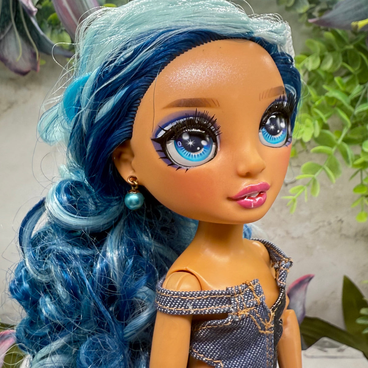 Handmade Doll Jewelry for 10-12” Fashion Trend - 1:6 Size Dolls: add a stylish touch to your favorite doll!
Turquoise Green Pearl Dangle Doll Earrings
