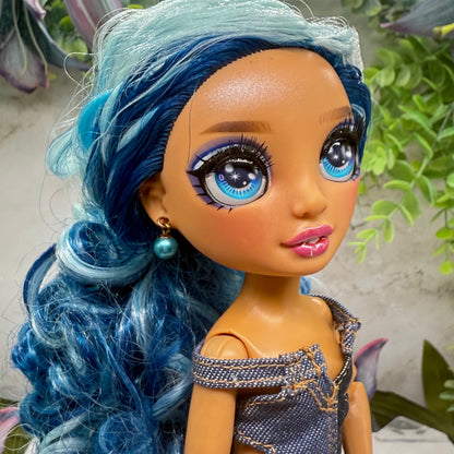 Handmade Doll Jewelry for 10-12” Fashion Trend - 1:6 Size Dolls: add a stylish touch to your favorite doll!
Turquoise Green Pearl Dangle Doll Earrings