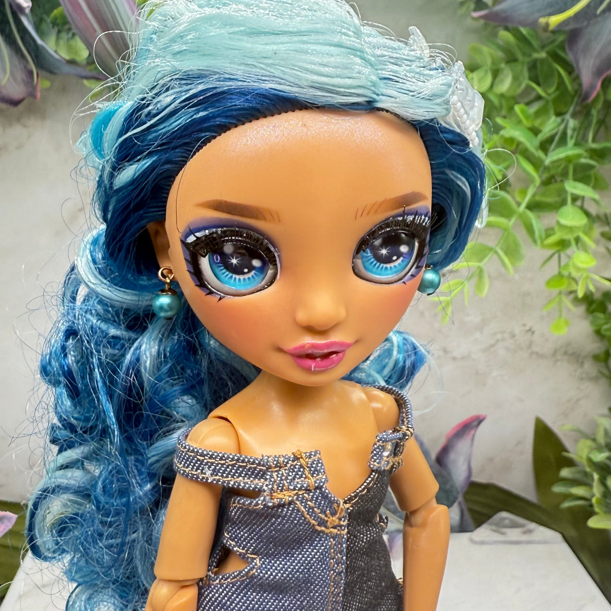 Handmade Doll Jewelry for 10-12” Fashion Trend - 1:6 Size Dolls: add a stylish touch to your favorite doll!
Turquoise Green Pearl Dangle Doll Earrings