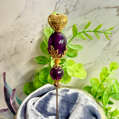 ✨ Handmade Vintage-Inspired Hatpin | Stick Pin | Hat Accessory | Sweater & Hijab Pin | Decorative Jewelry Gift for Her ✨

Deep Purple Class Gold Tone Heart-Shaped Top Finial and Filigree Hatpin • 6 Inch
