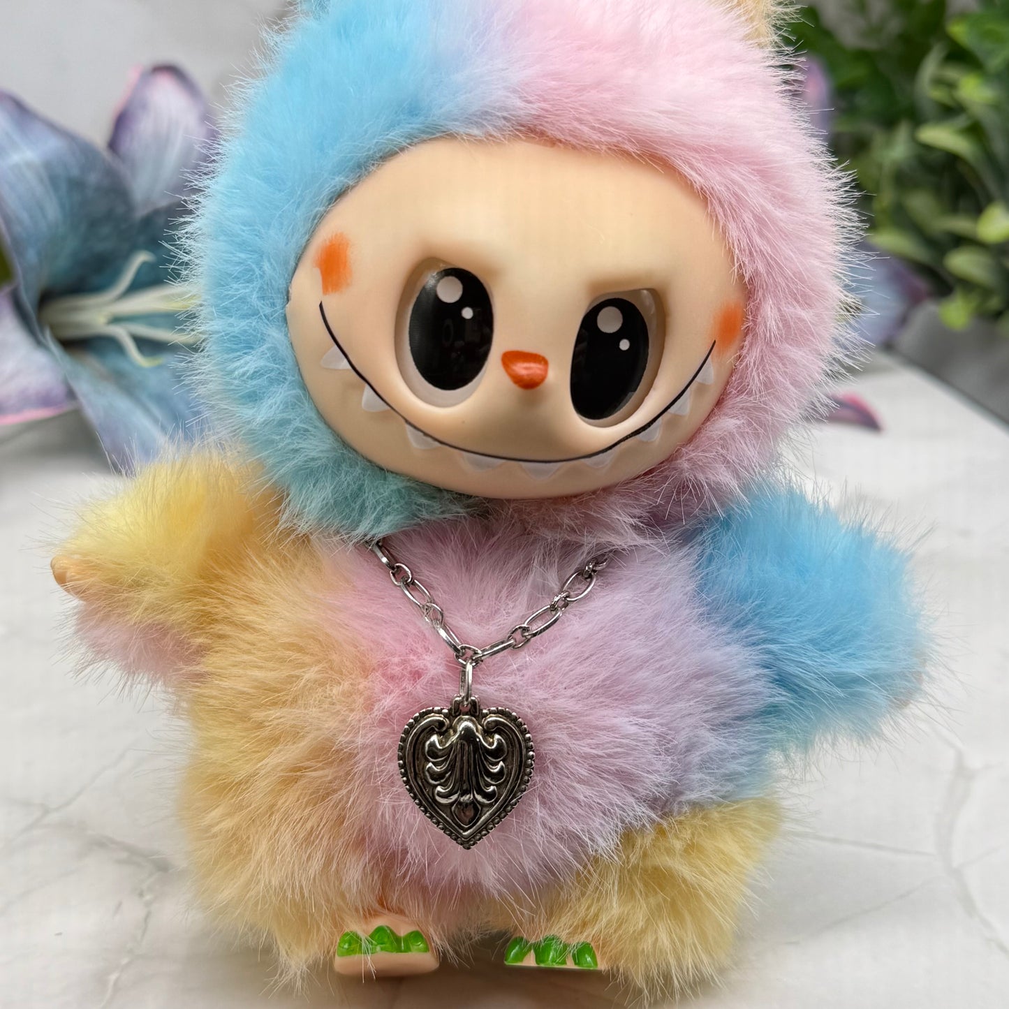 ✨Handmade Jewelry Designed to fit popular 17 to 20 cm (6 to 7 inch) Plushie Labubu Monster Dolls: add a stylish touch to your favorite plushie! ✨

Victorian-style Silver Heart Pendant Paperclip Style Chain Doll Necklace