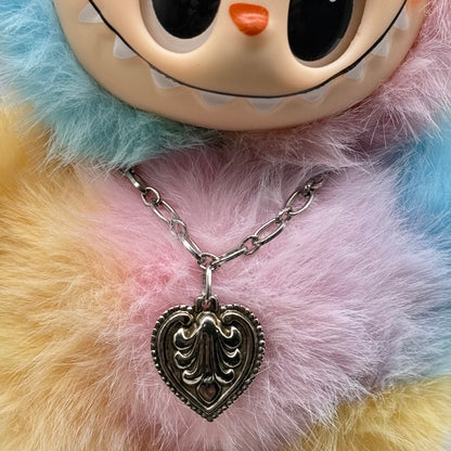✨Handmade Jewelry Designed to fit popular 17 to 20 cm (6 to 7 inch) Plushie Labubu Monster Dolls: add a stylish touch to your favorite plushie! ✨

Victorian-style Silver Heart Pendant Paperclip Style Chain Doll Necklace