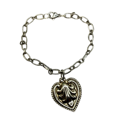✨Handmade Jewelry Designed to fit popular 17 to 20 cm (6 to 7 inch) Plushie Labubu Monster Dolls: add a stylish touch to your favorite plushie! ✨

Victorian-style Silver Heart Pendant Paperclip Style Chain Doll Necklace