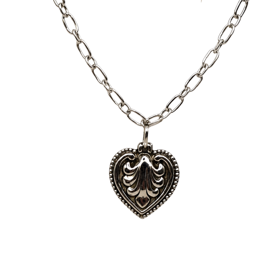 ✨Handmade Jewelry Designed to fit popular 17 to 20 cm (6 to 7 inch) Plushie Labubu Monster Dolls: add a stylish touch to your favorite plushie! ✨

Victorian-style Silver Heart Pendant Paperclip Style Chain Doll Necklace