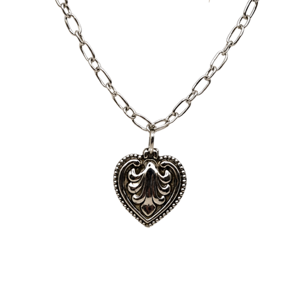 ✨Handmade Jewelry Designed to fit popular 17 to 20 cm (6 to 7 inch) Plushie Labubu Monster Dolls: add a stylish touch to your favorite plushie! ✨

Victorian-style Silver Heart Pendant Paperclip Style Chain Doll Necklace