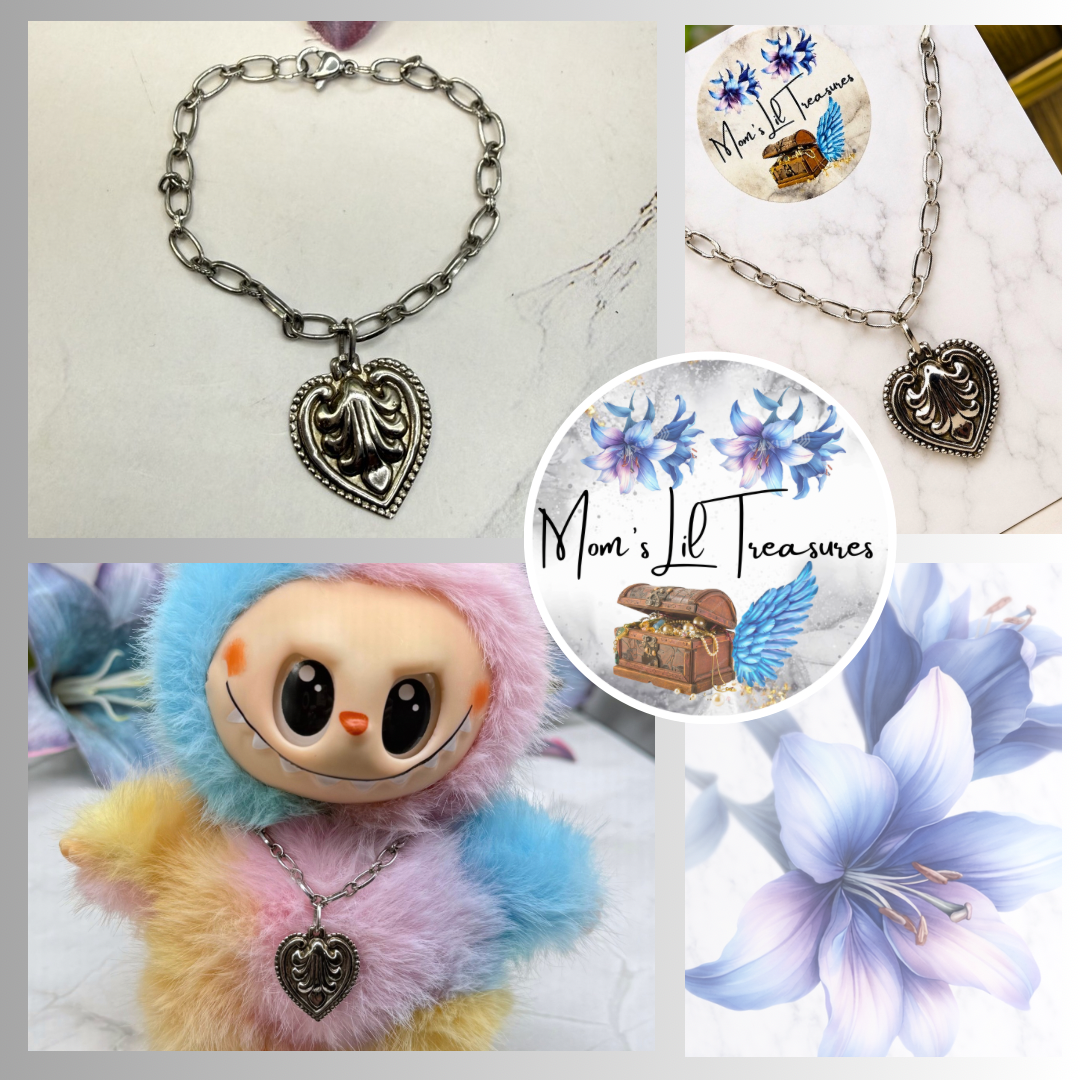 ✨Handmade Jewelry Designed to fit popular 17 to 20 cm (6 to 7 inch) Plushie Labubu Monster Dolls: add a stylish touch to your favorite plushie! ✨

Victorian-style Silver Heart Pendant Paperclip Style Chain Doll Necklace
