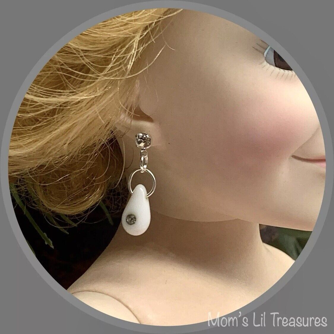 Handmade Doll Jewelry Designed to Fit popular 18-22 Inch Vintage Fashion Dolls: add a stylish touch to your favorite doll!
White Glass Teardrop Rhinestone Accent Dangle Doll Earrings
