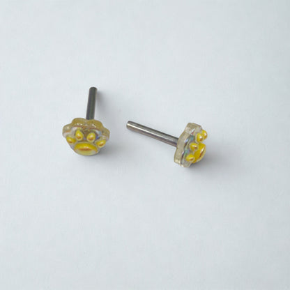 ✨Handmade Post Doll Earrings (Only fit 2mm drilled pierced ears) Designed to Fit popular 18 Inch Fashion Dolls: add a stylish touch to your favorite doll!✨

Yellow Paw Print Post Doll Earrings