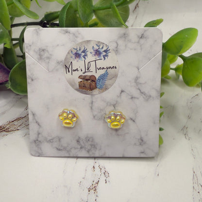 ✨Handmade Post Doll Earrings (Only fit 2mm drilled pierced ears) Designed to Fit popular 18 Inch Fashion Dolls: add a stylish touch to your favorite doll!✨

Yellow Paw Print Post Doll Earrings