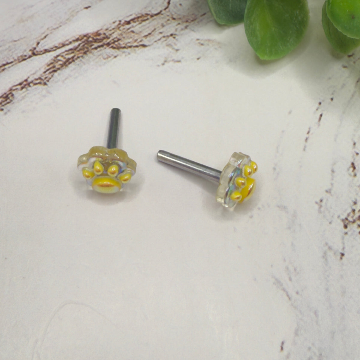 ✨Handmade Post Doll Earrings (Only fit 2mm drilled pierced ears) Designed to Fit popular 18 Inch Fashion Dolls: add a stylish touch to your favorite doll!✨

Yellow Paw Print Post Doll Earrings